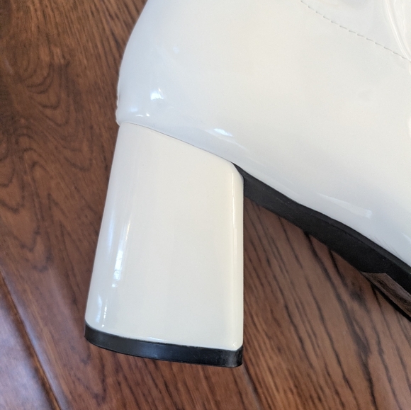 NWT Ellie 3" White Faux Patent Leather Gogo Knee High Zip Boots Size 14 Ladies - Picture 4 of 7